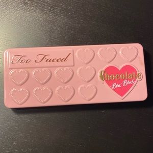 Too faced chocolate palette